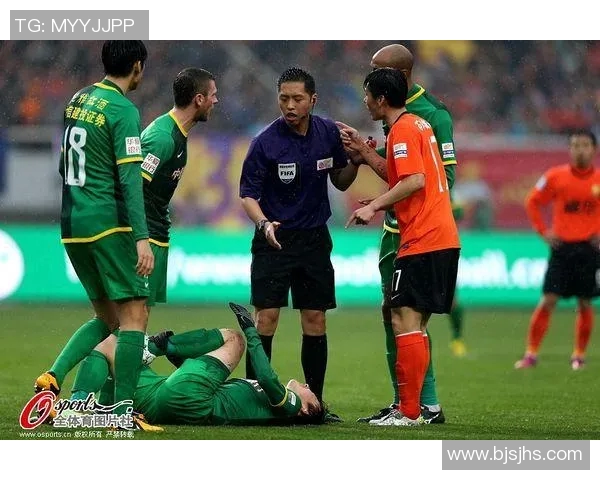 VAR技术再引争议，裁判判罚惹怒教练